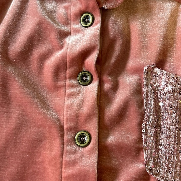 Umgee like new ladies blouse with sequin - Picture 3 of 5